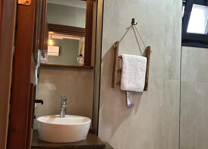 Boutique Stone House With Breakfast