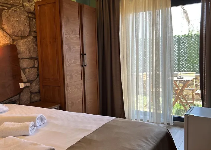 Boutique Stone House With Breakfast Готель типу 